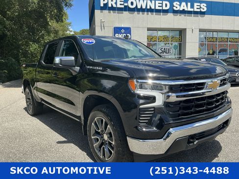 Used 2023 Chevrolet Silverado 1500 LT AWD/4WD image 7