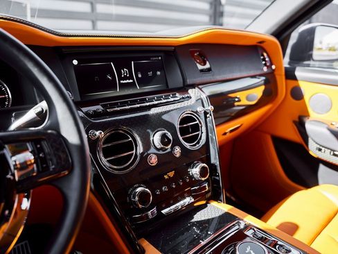 Used 2024 Rolls-Royce Cullinan Black Badge image 68