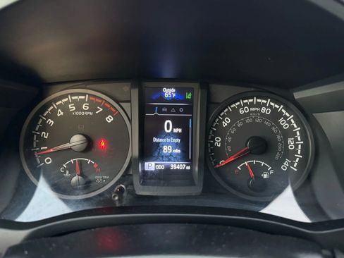 Used 2023 Toyota Tacoma SR AWD/4WD image 37