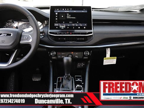 New 2026 Jeep Compass Latitude image 19