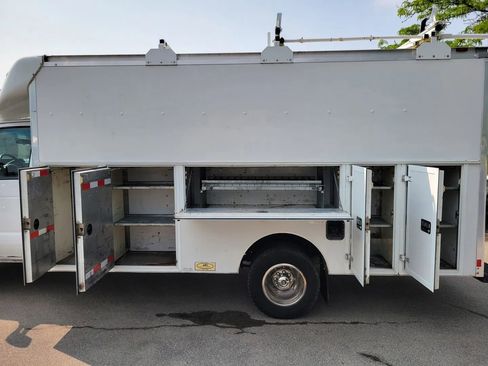 Used 2016 Ford E-450 and Econoline 450 Super Duty image 9