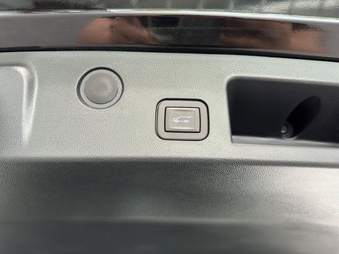 New 2025 Chevrolet Equinox ACTIV w/ Safety and Technology Package image 33