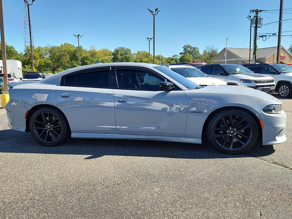 Used 2022 Dodge Charger R/T w/ Plus Group RWD image 6