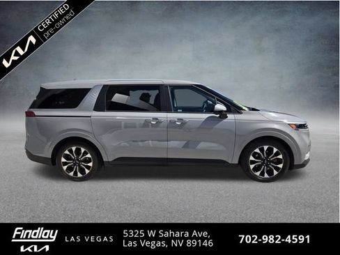 Used 2023 Kia Carnival EX FWD image 5