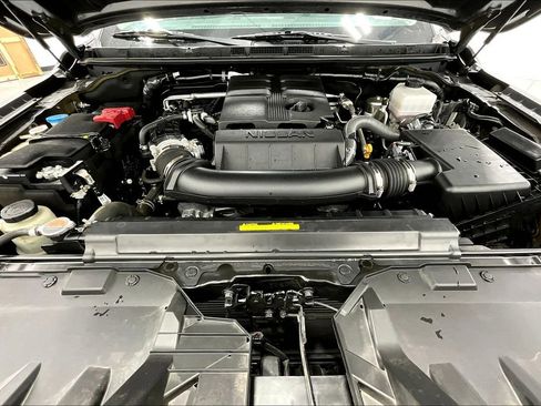 Used 2024 Nissan Frontier SV image 12