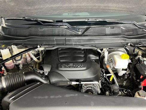 Used 2024 RAM 2500 Big Horn w/ Sport Appearance Package image 8