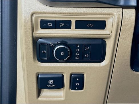 Used 2022 Ford F150 Lariat image 22