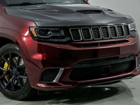 Used 2018 Jeep Grand Cherokee Trackhawk AWD/4WD image 3