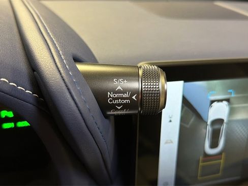 Certified 2025 Lexus LC 500 Coupe image 32