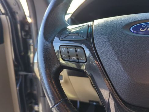 Used 2016 Ford Explorer XLT w/ Equipment Group 202A AWD/4WD image 18