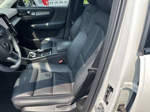 Used 2024 Volvo XC40 B5 Plus w/ Protection Package Premier AWD/4WD image 13