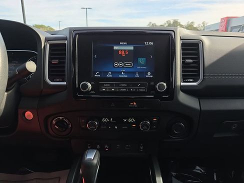 Used 2022 Nissan Frontier SV image 21