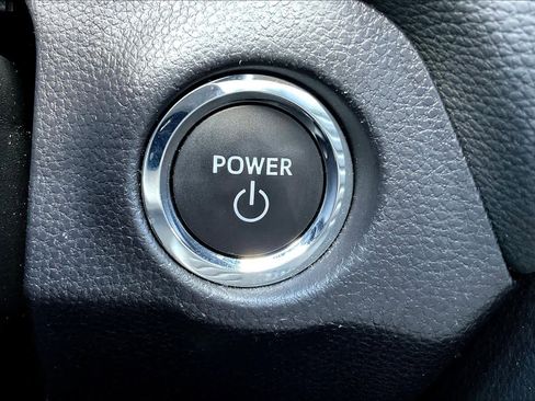 Used 2025 Toyota RAV4 XLE AWD/4WD image 48