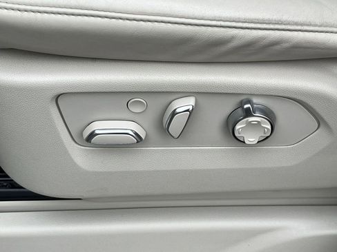 Used 2022 Cadillac Escalade ESV Premium Luxury Platinum w/ Heavy-Duty Trailer Package image 38