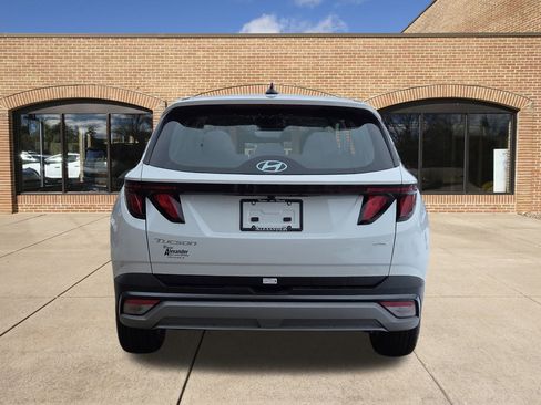 New 2026 Hyundai Tucson SE image 4
