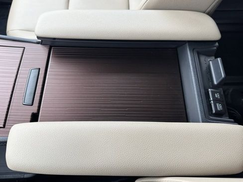 Certified 2023 Toyota Sienna XLE image 24