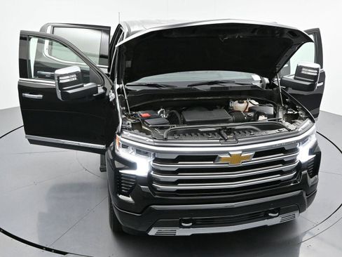 Used 2024 Chevrolet Silverado 1500 High Country w/ High Country Premium Package AWD/4WD image 43