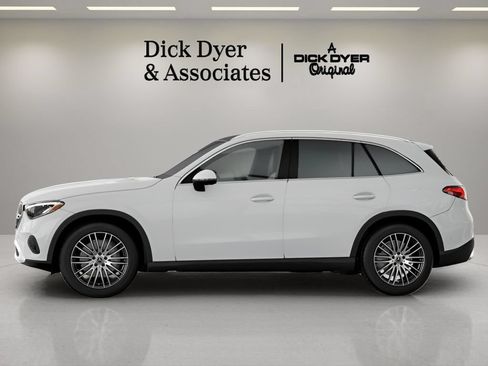 Used 2026 Mercedes-Benz GLC 300 image 31
