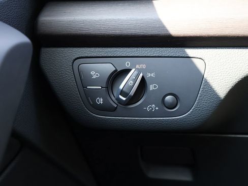 Used 2022 Audi Q5 2.0T Premium w/ Convenience Package image 46