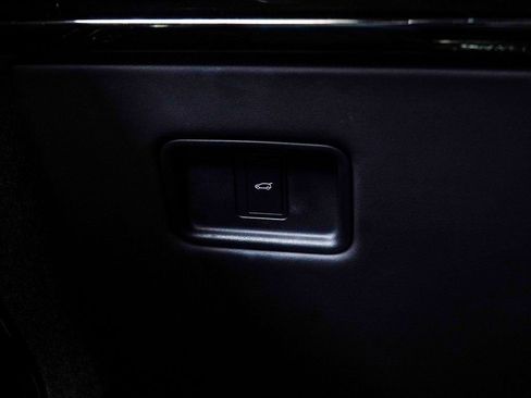 Used 2024 Land Rover Range Rover Sport Dynamic SE image 38