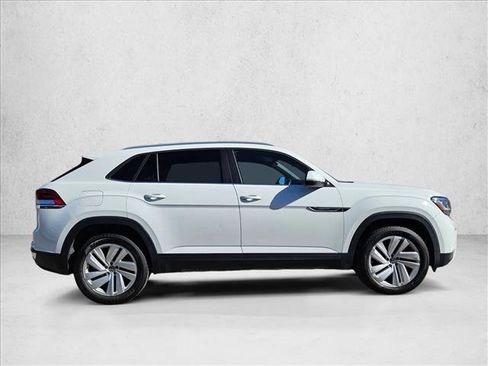 Used 2020 Volkswagen Atlas Cross Sport SE FWD image 4
