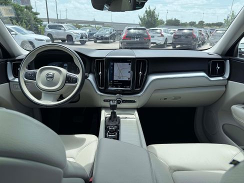 Used 2018 Volvo XC60 T5 Momentum w/ Convenience Package AWD/4WD image 18