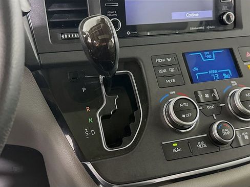 Certified 2019 Toyota Sienna XLE w/ Carpet Mat Package image 10