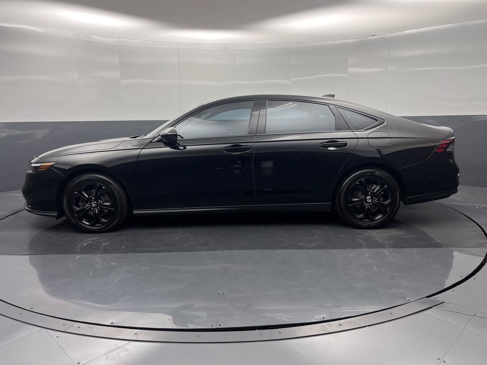 Certified 2025 Honda Accord SE image 28