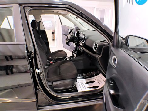 Used 2021 Hyundai Venue SE image 88