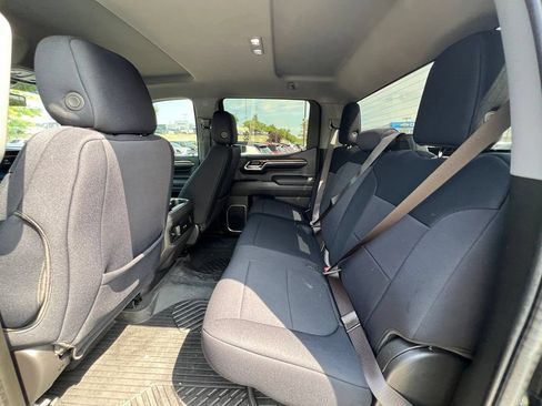 Used 2023 Chevrolet Silverado 1500 LT Trail Boss w/ LPO, Dark Essentials Package AWD/4WD image 21