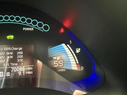 Used 2014 Nissan Leaf SV w/ LED & Quick Charge Package image 15