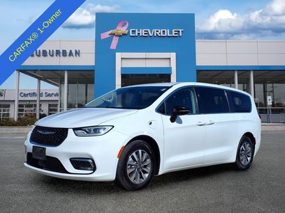 Used 2024 Chrysler Pacifica Limited