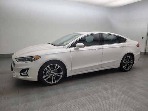 Used 2019 Ford Fusion Titanium image 2