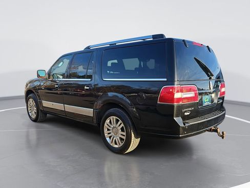 Used 2011 Lincoln Navigator L Base image 6