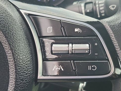 Used 2023 Kia Forte LXS w/ LXS Technology Package FWD image 13