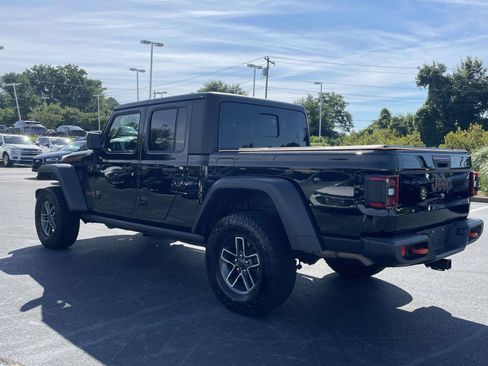 Used 2024 Jeep Gladiator Mojave w/ Convenience Group AWD/4WD image 5