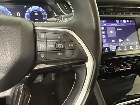 Used 2022 Jeep Grand Cherokee L Laredo w/ Luxury Tech Group I AWD/4WD image 18