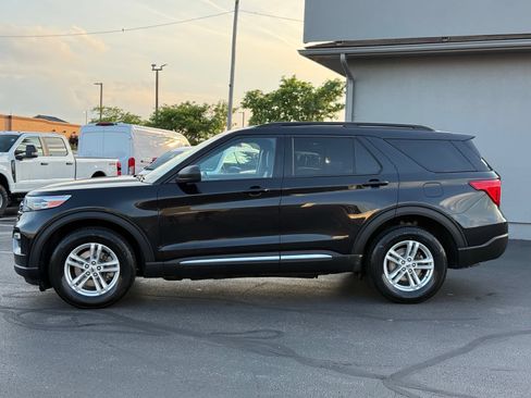 Used 2023 Ford Explorer XLT w/ Equipment Group 202A AWD/4WD image 7