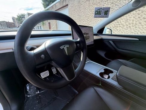Used 2024 Tesla Model Y Performance AWD/4WD image 16
