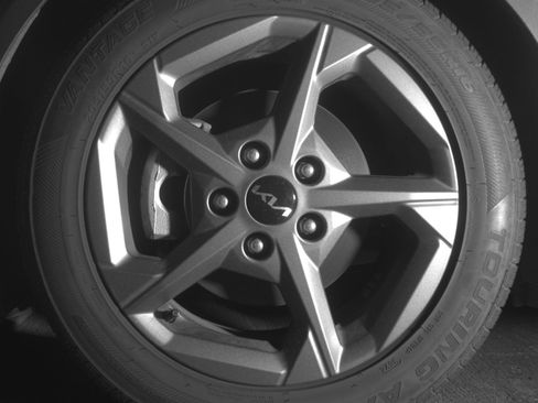 Used 2025 Kia K4 LXS image 12