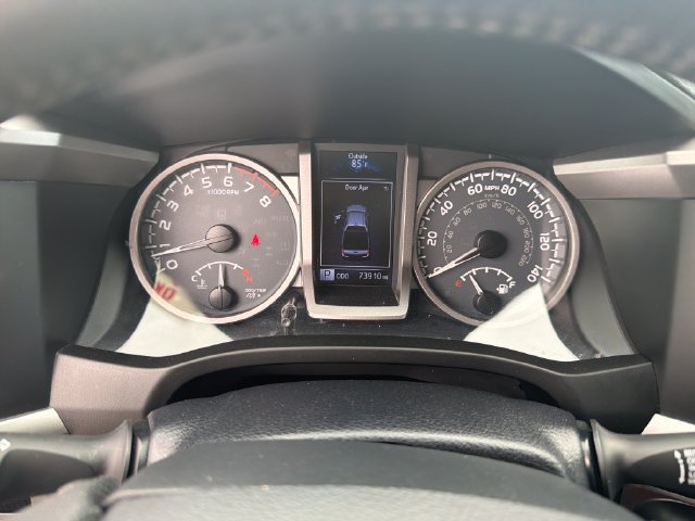 Used 2017 Toyota Tacoma Limited w/ Tow Package RWD image 14