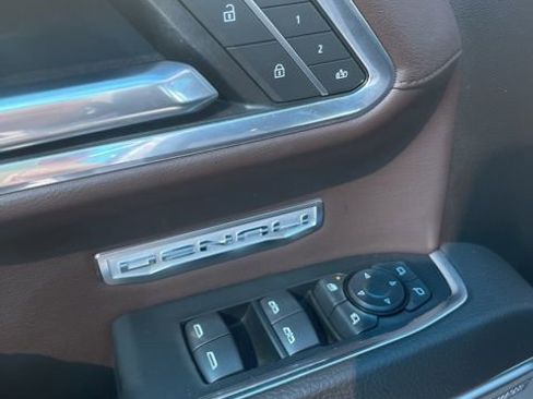 Used 2025 GMC Sierra 1500 Denali w/ Denali Reserve Package image 12