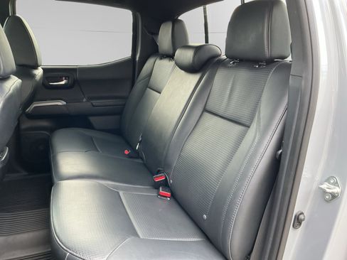 Certified 2020 Toyota Tacoma Limited AWD/4WD image 13