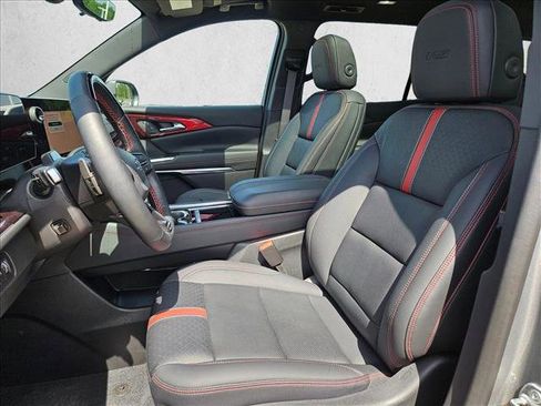 Certified 2024 Chevrolet Traverse RS w/ LPO, Floor Liner Package image 15