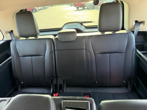 Used 2024 Ford Expedition XLT AWD/4WD image 16