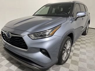 Used 2023 Toyota Highlander Platinum image 1