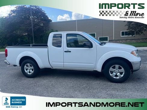 Used 2011 Nissan Frontier SV RWD image 1