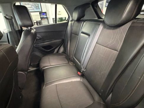 Used 2019 Chevrolet Trax LT w/ LT Convenience Package FWD image 10