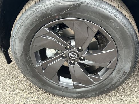 New 2026 Nissan Rogue SV image 9