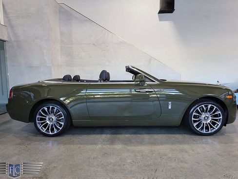 Used 2021 Rolls-Royce Dawn RWD image 2